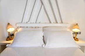 Blue Waves Suites & Apartments To Kyma