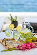 Blue Waves Suites & Apartments To Kyma