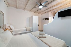 Blue Waves Suites & Apartments To Kyma