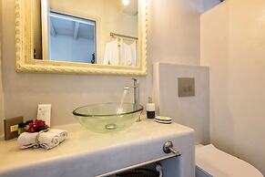 Blue Waves Suites & Apartments To Kyma