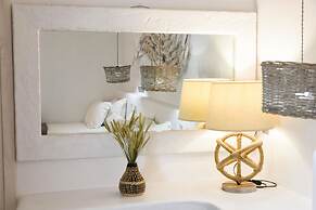 Blue Waves Suites & Apartments To Kyma