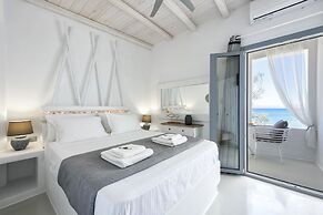 Blue Waves Suites & Apartments To Kyma