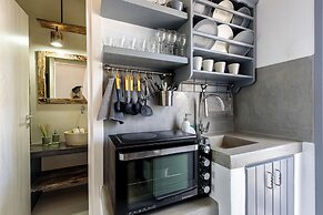 Blue Waves Suites & Apartments To Kyma