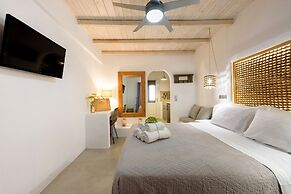 Blue Waves Suites & Apartments To Kyma