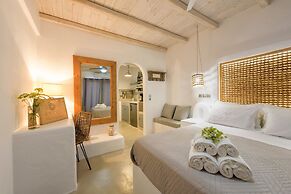 Blue Waves Suites & Apartments To Kyma