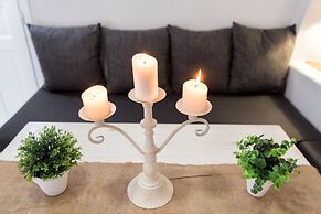 Blue Waves Suites & Apartments To Kyma