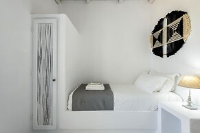 Blue Waves Suites & Apartments To Kyma