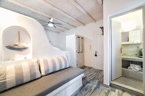 Blue Waves Suites & Apartments To Kyma