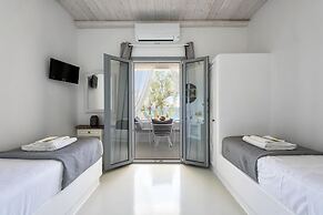 Blue Waves Suites & Apartments To Kyma