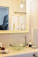 Blue Waves Suites & Apartments To Kyma