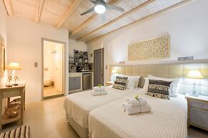 Blue Waves Suites & Apartments To Kyma