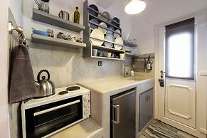 Blue Waves Suites & Apartments To Kyma