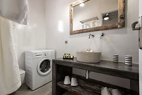 Blue Waves Suites & Apartments To Kyma