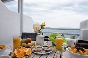 Blue Waves Suites & Apartments To Kyma