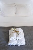 Blue Waves Suites & Apartments To Kyma