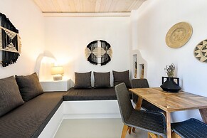 Blue Waves Suites & Apartments To Kyma