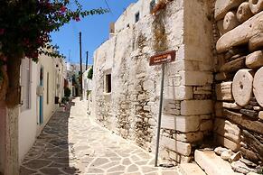 Blue Waves Suites & Apartments To Kyma