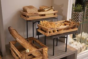 First Hotel Paris Tour Eiffel