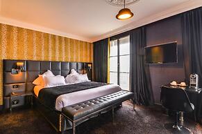 First Hotel Paris Tour Eiffel