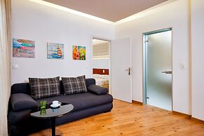 Elina Hotel Apartments