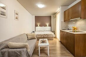 Elina Hotel Apartments