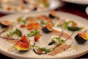 Afrique Boutique Hotel O.R. Tambo