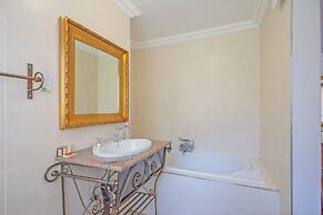 Afrique Boutique Hotel O.R. Tambo