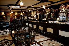 Racket Hall Country House