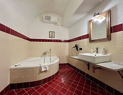 Le Serre Suites & Apartments