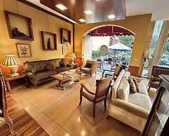 MidTown Hotel & Suites