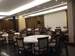 MidTown Hotel & Suites