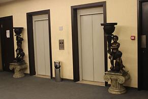 MidTown Hotel & Suites