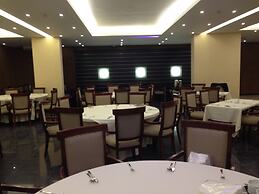 MidTown Hotel & Suites