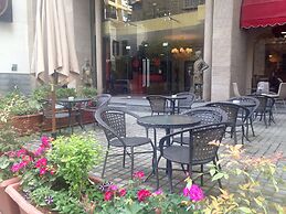 MidTown Hotel & Suites