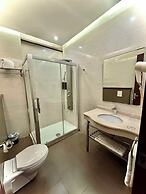 MidTown Hotel & Suites