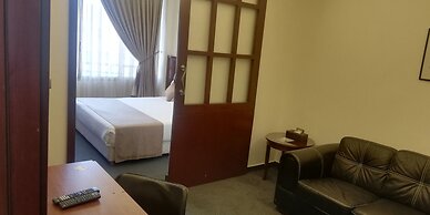 MidTown Hotel & Suites