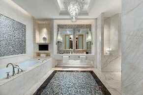 Crowne Plaza Yichang by IHG