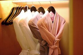 Crowne Plaza Yichang by IHG