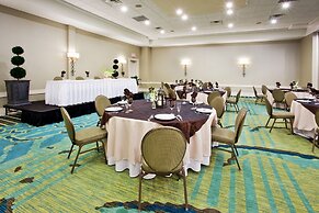 Crowne Plaza Charleston Airport - Conv Ctr by IHG