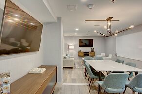 Crowne Plaza Charleston Airport - Conv Ctr by IHG