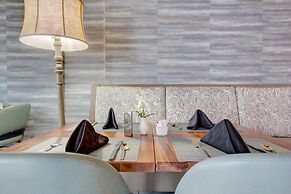 Crowne Plaza Charleston Airport - Conv Ctr by IHG