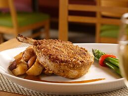 Crowne Plaza Charleston Airport - Conv Ctr by IHG