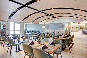 Crowne Plaza Charleston Airport - Conv Ctr by IHG