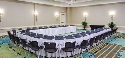 Crowne Plaza Charleston Airport - Conv Ctr by IHG