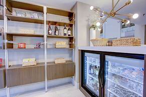 Crowne Plaza Charleston Airport - Conv Ctr by IHG