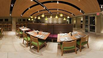 Crowne Plaza Charleston Airport - Conv Ctr by IHG