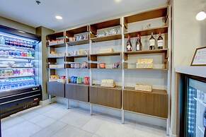 Crowne Plaza Charleston Airport - Conv Ctr by IHG