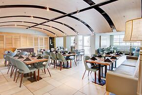 Crowne Plaza Charleston Airport - Conv Ctr by IHG