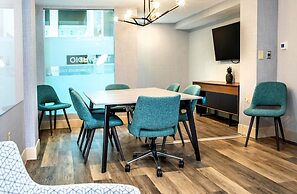 Crowne Plaza Charleston Airport - Conv Ctr by IHG