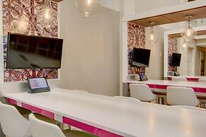 Crowne Plaza Charleston Airport - Conv Ctr by IHG